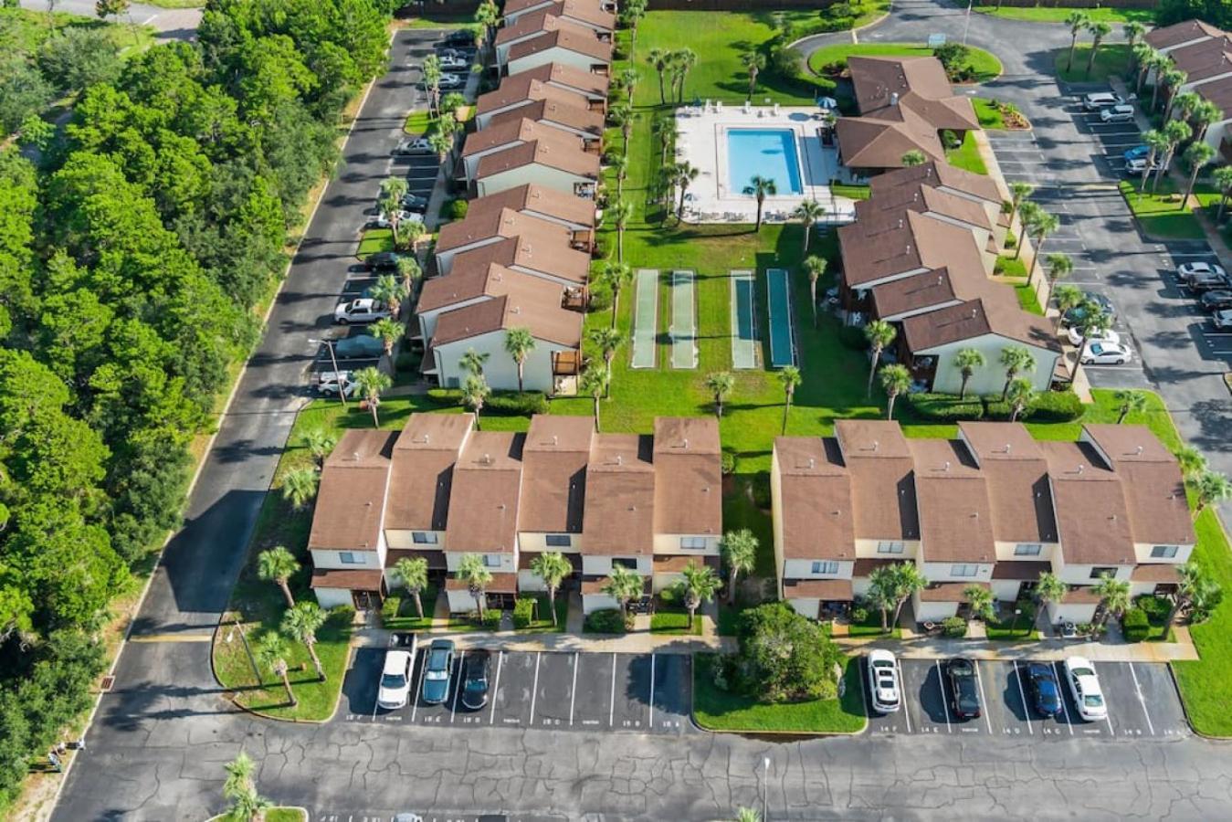Experience Starlit Nights From Beach Happy'S Balcony Overlooking The Community Pool At Beachwalk Villa Panama City Beach Eksteriør billede